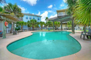 Pool Walkable to Old Town Eateries Nightlife Shops Palm Palace by AvantStay